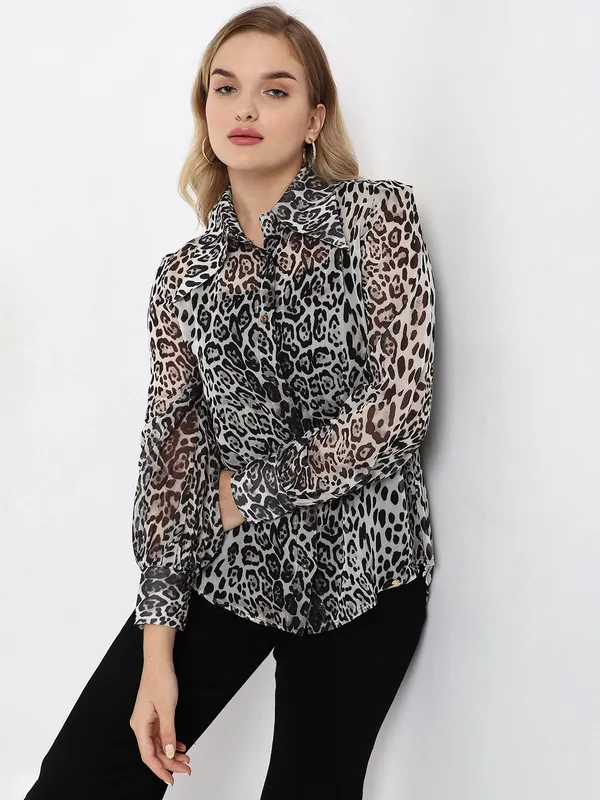 Deal printed cream shirt