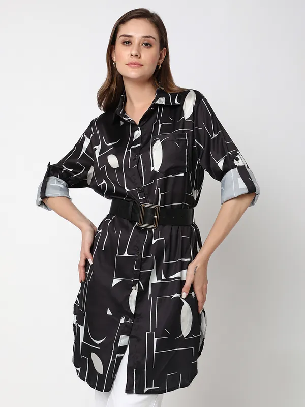 Deal printed satin shirt in black
