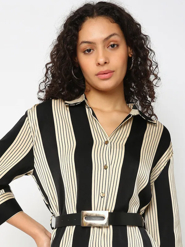 Deal satin black stripe shirt