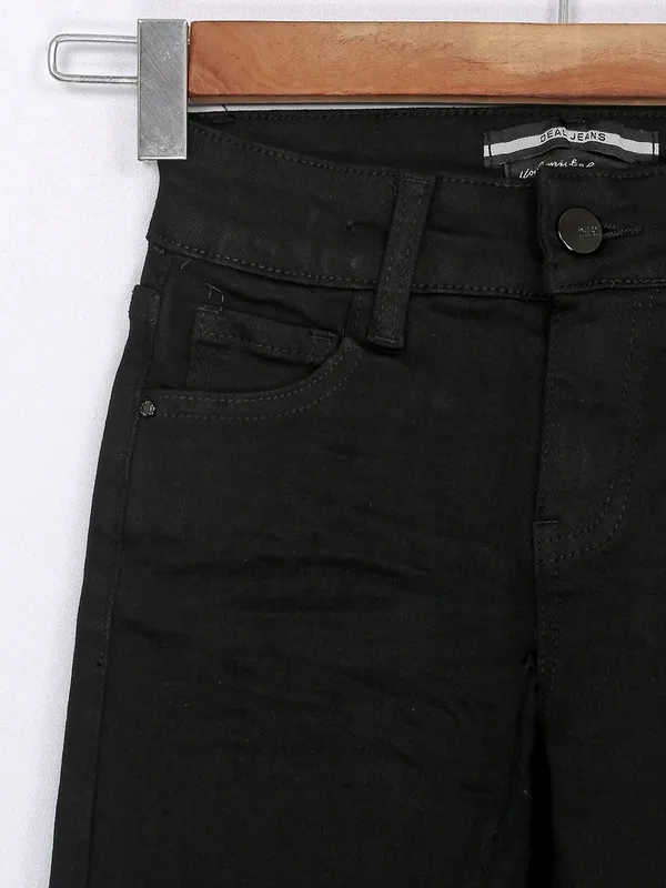 Deal solid jeans in black for girls