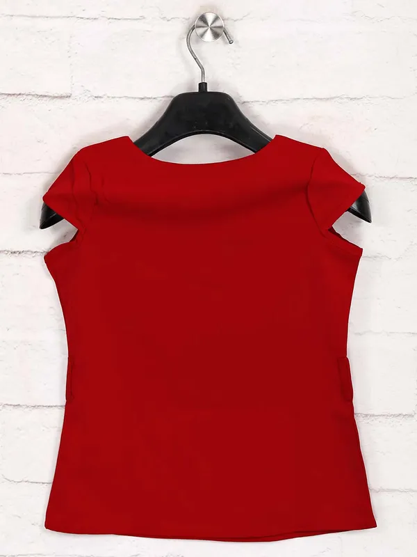 Deal solid red cotton top