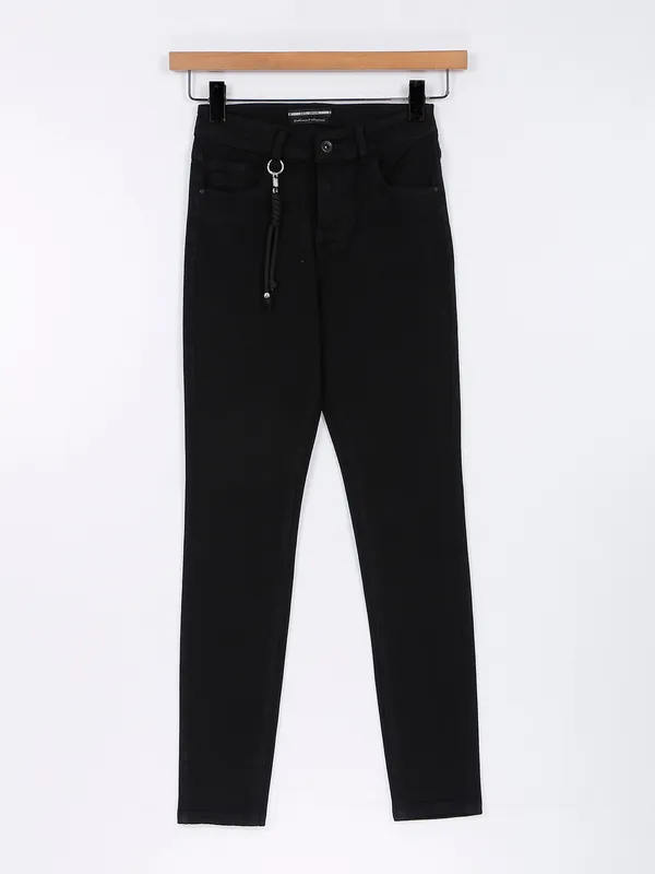 Deal trendy black solid jeans