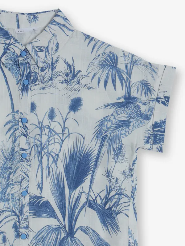 DEAL white and blue printed crop shirt