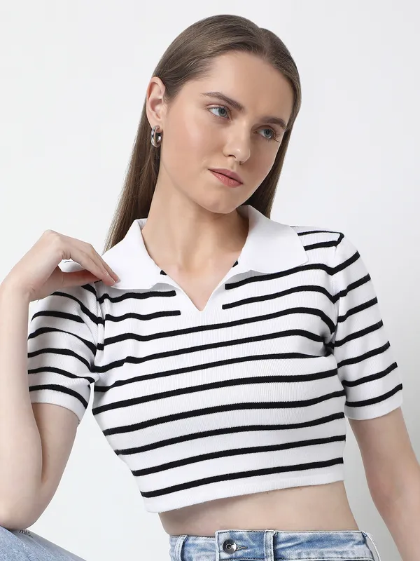 DEAL white knitted crop top