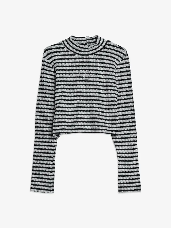 Deal white stripe knitted top