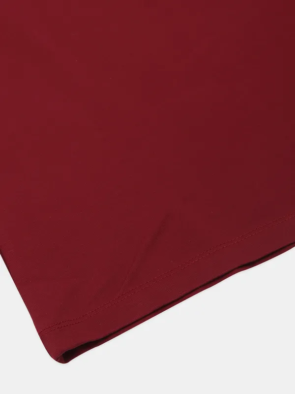 Disorder maroon causal solid slim fit t shirt