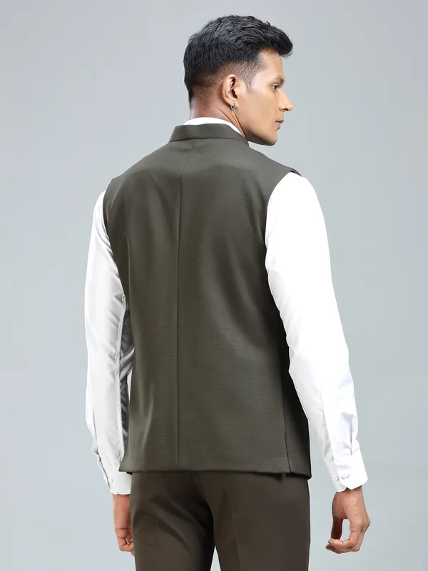 Earthy tone olive cool waistcoat for men
