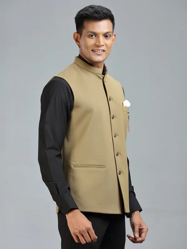 Elegance with light khaki waistcoat for men