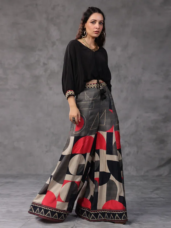Elegant black co ord set for festive