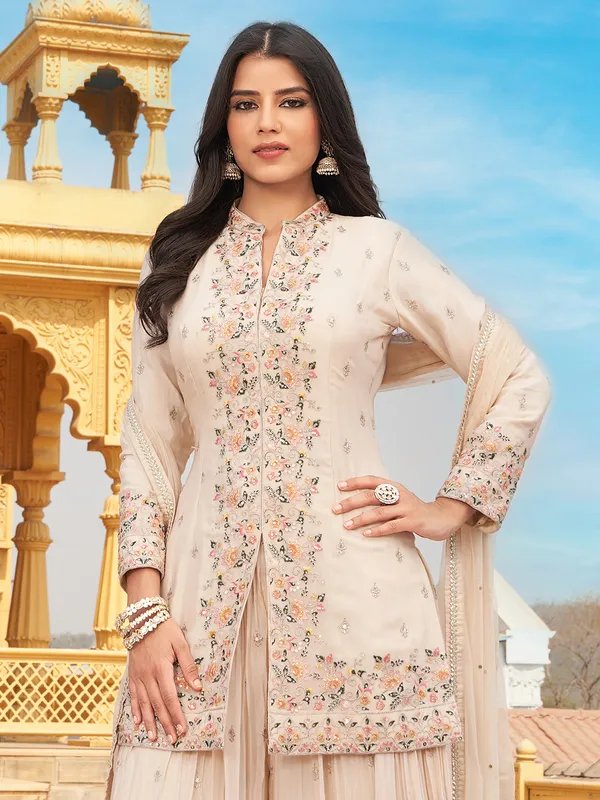 Elegant georgette palazzo suit in beige