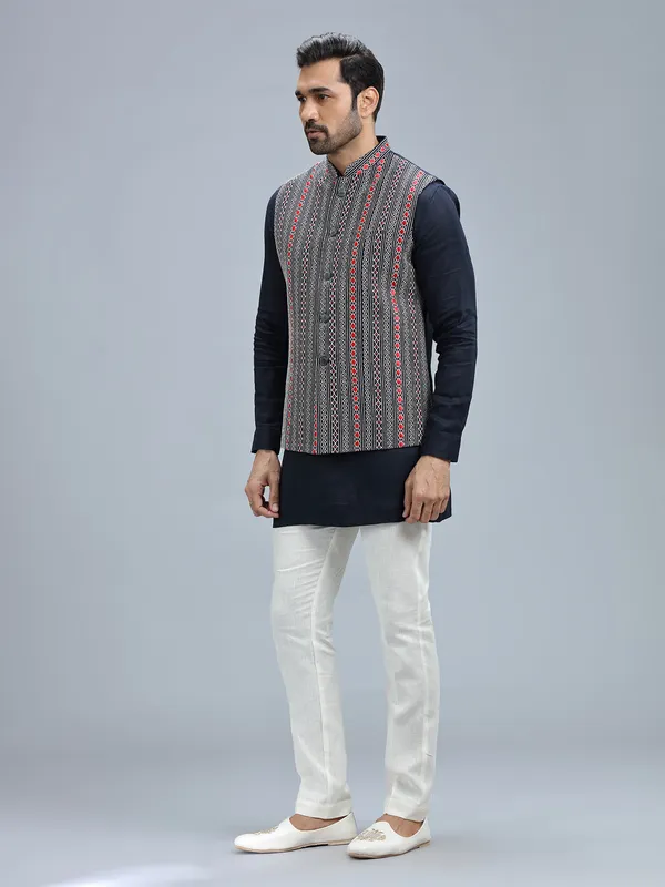 Elegant navy embroidery pure linen waistcoat set