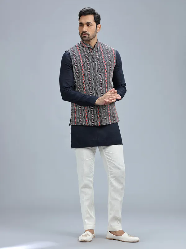 Elegant navy embroidery pure linen waistcoat set