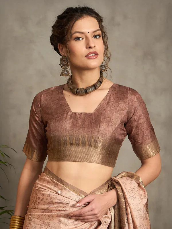 Elegant peach saree set with blouse piece