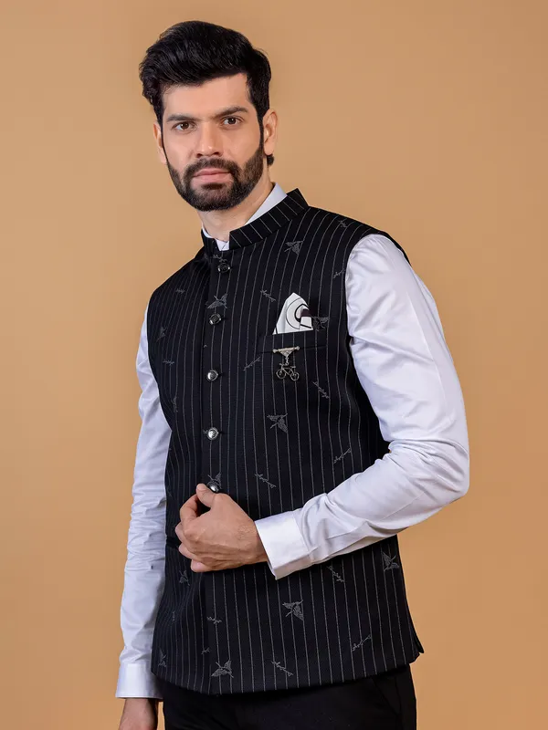 Elegant printed black waistcoat