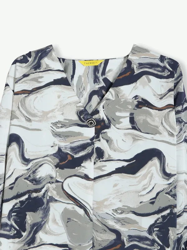 Elegant white and navy polyester top