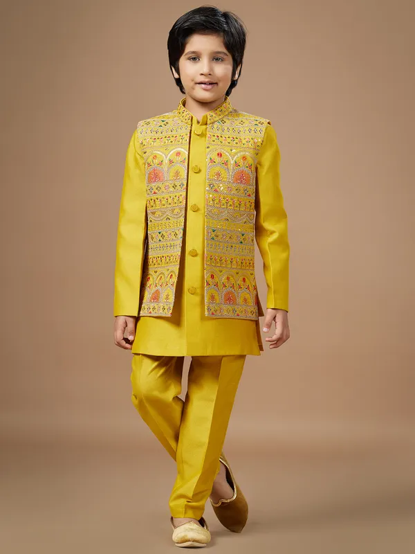 Elegant yellow silk embroidery waistcoat set