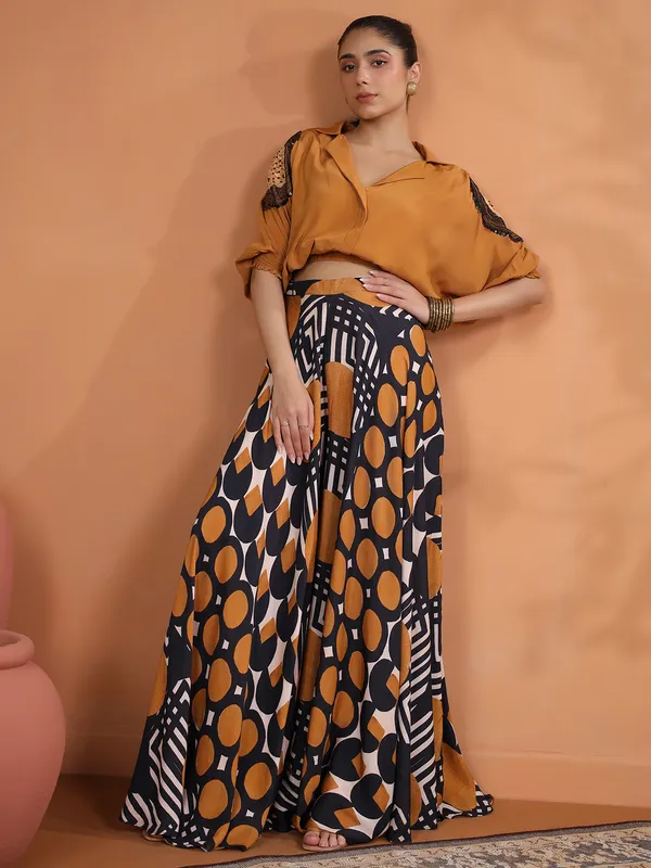 Enchsnting black and peach satin co ord set