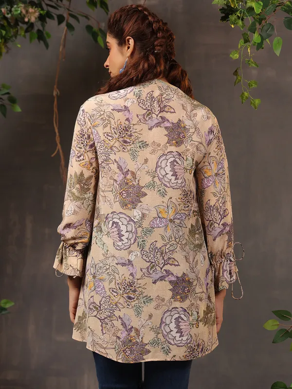 Exquisite beige silk top with prints