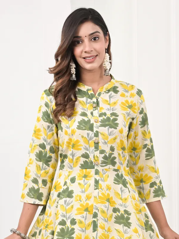 Fabulous cream cotton printed kurti