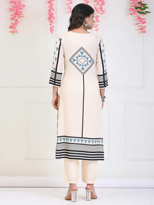 Fabulous off white printed kurti set