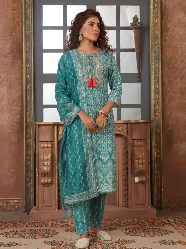 Fabulous rama green cotton kurti set