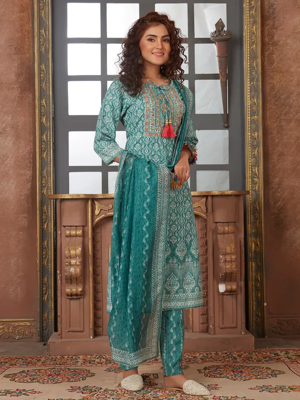 Fabulous rama green cotton kurti set