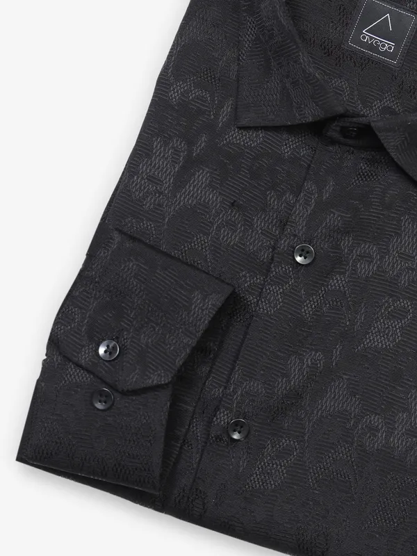 Fascinating black shirt in textured cotton