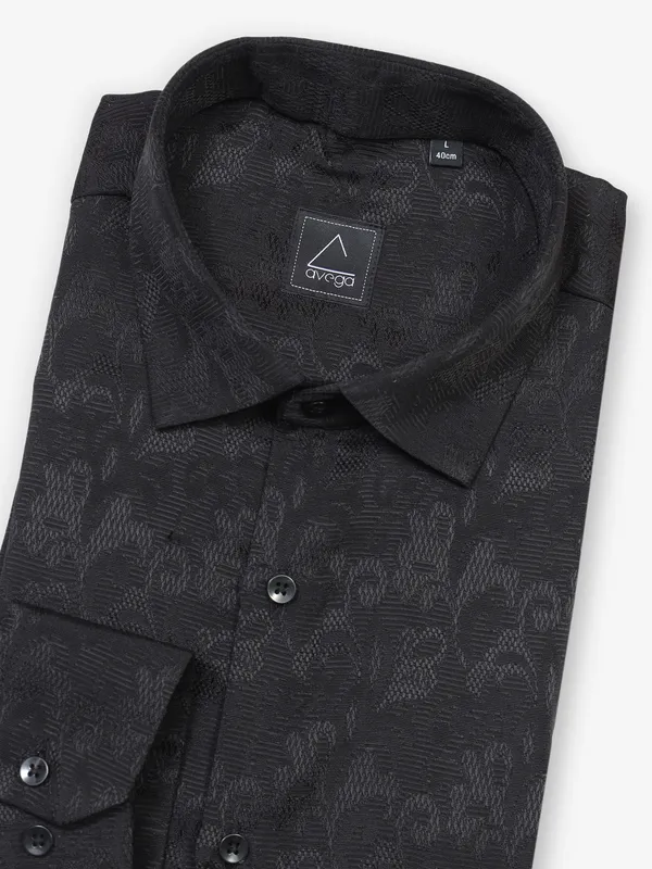 Fascinating black shirt in textured cotton