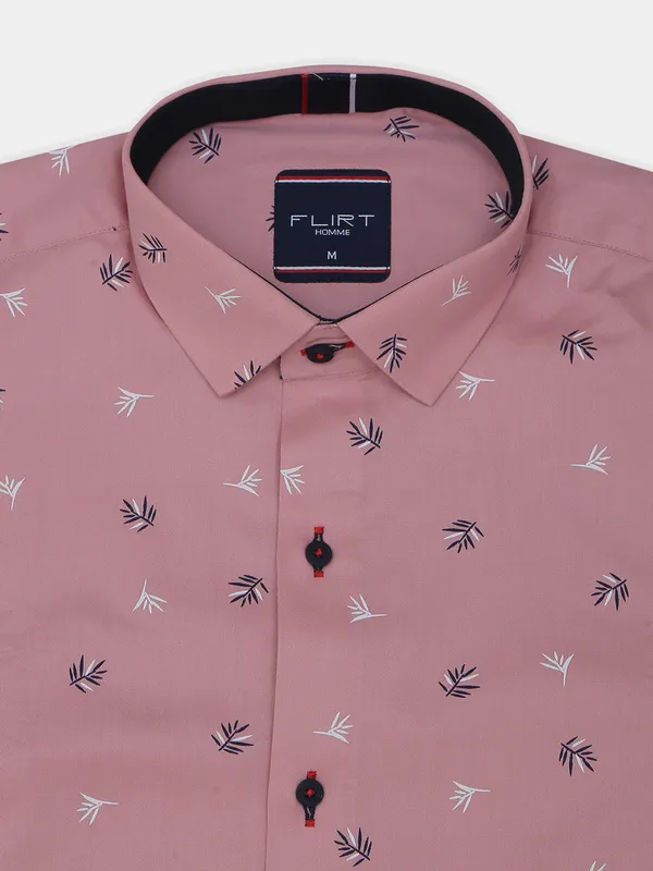 Flirt printed style pink slim-fit shirt for men