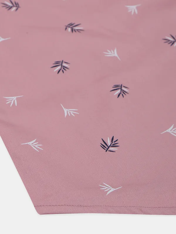 Flirt printed style pink slim-fit shirt for men