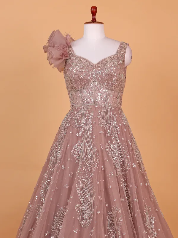 Floor lenght onion pink net gown