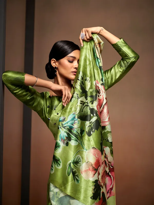 Floral printed green saree