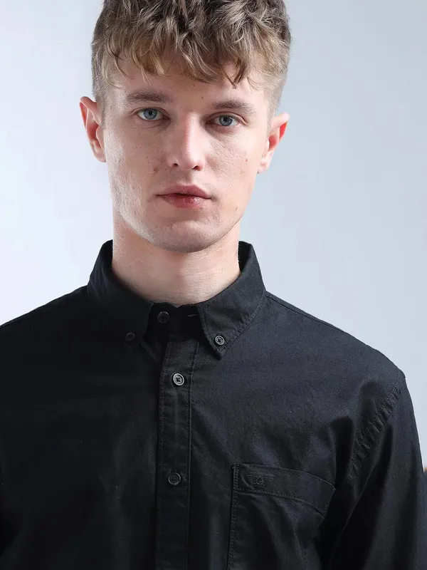 FLYING MACHINE solid black slim fit cotton casual shirt