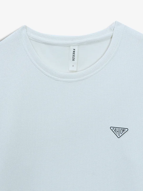 FREEZZE white knitted casual t-shirt