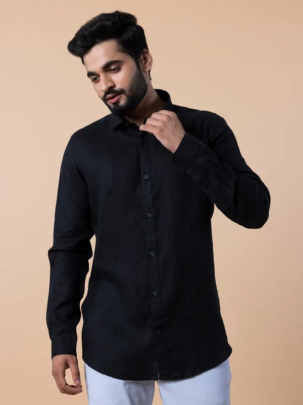 Frio black plain linen shirt