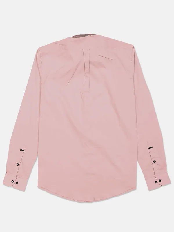 Frio casual cotton shirt in solid pink color