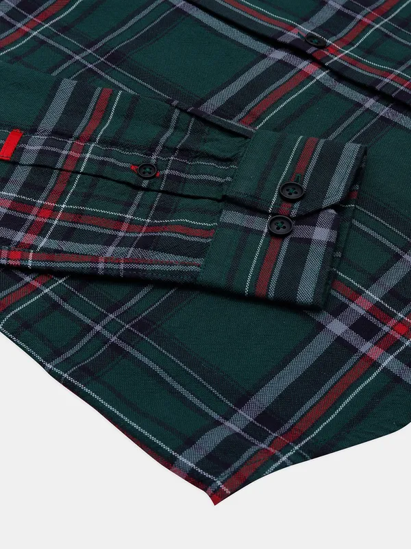 Frio checked bottle green color cotton casual shirt