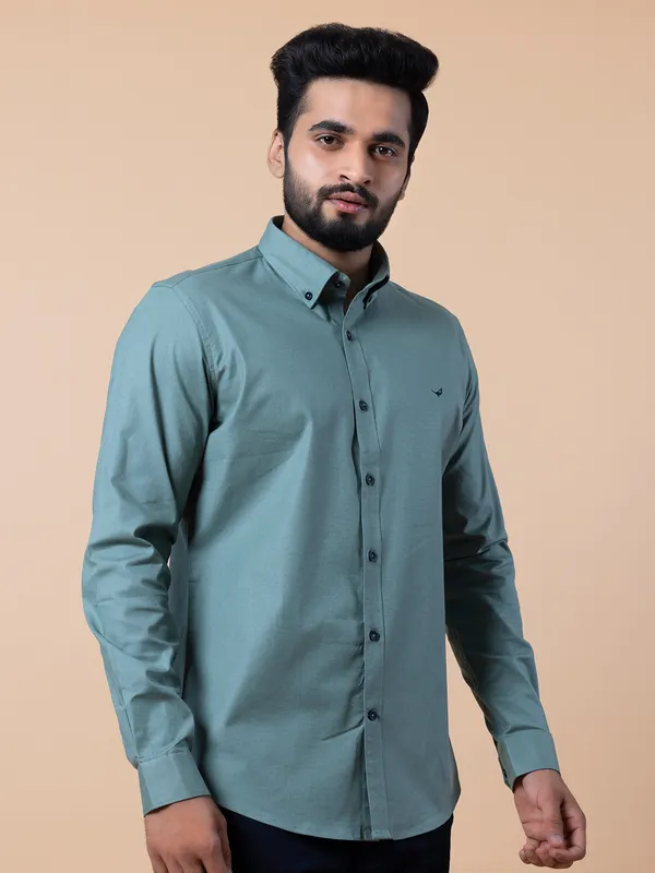 Frio cotton plain green casual shirt