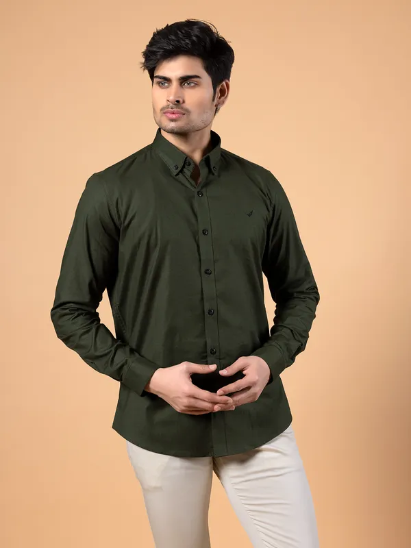 Frio dark green cotton slim fit casual shirt