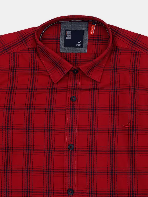 Frio red checked casual shirt for men