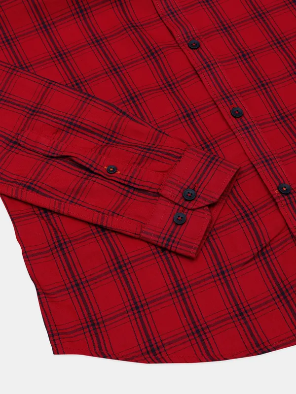 Frio red checked casual shirt for men