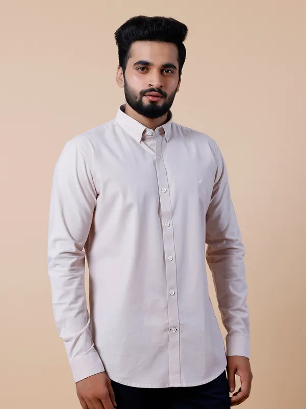 Frio solid fawn beige casual shirt in cotton