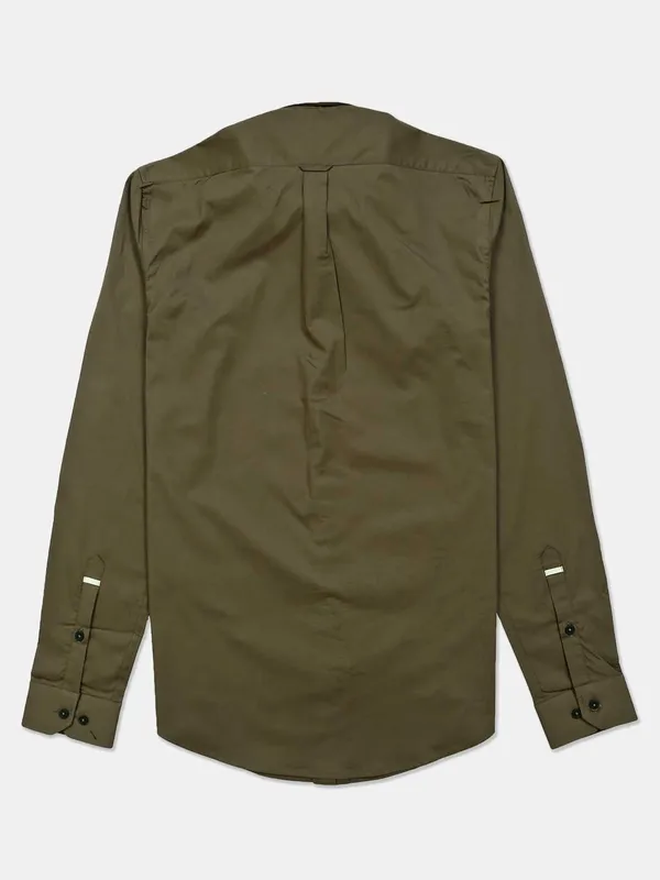 Frio solid olive slim fit cotton shirt
