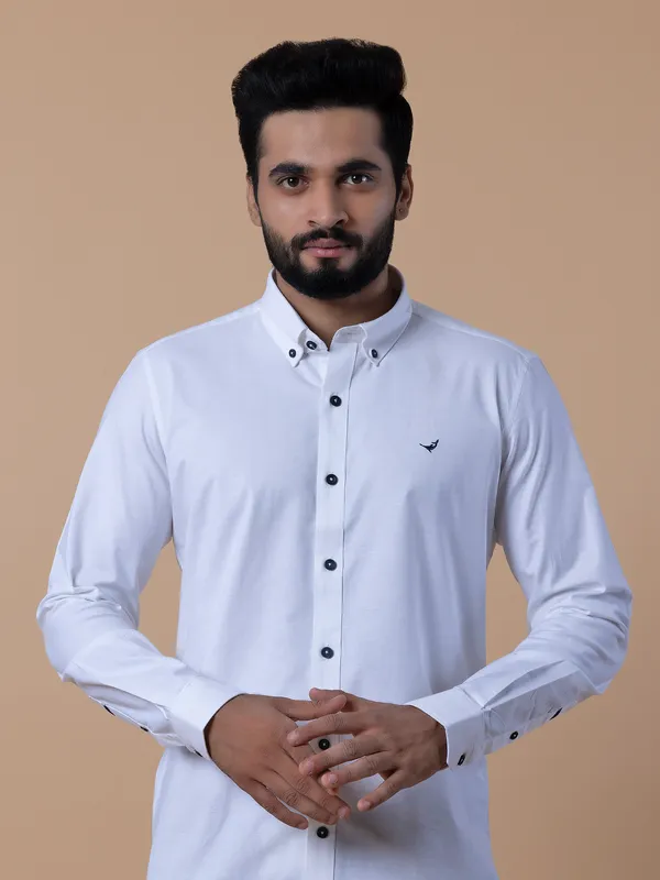 Frio white plain cotton slim fit casual shirt