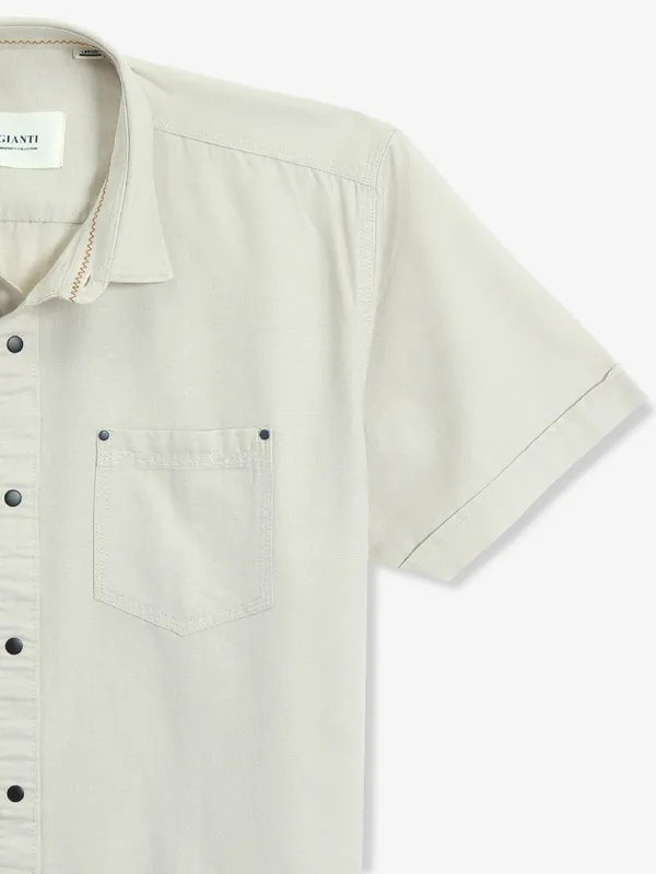 GIANTI plain cutaway collar beige shirt