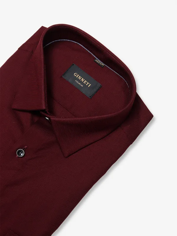 Ginneti plain maroon shirt
