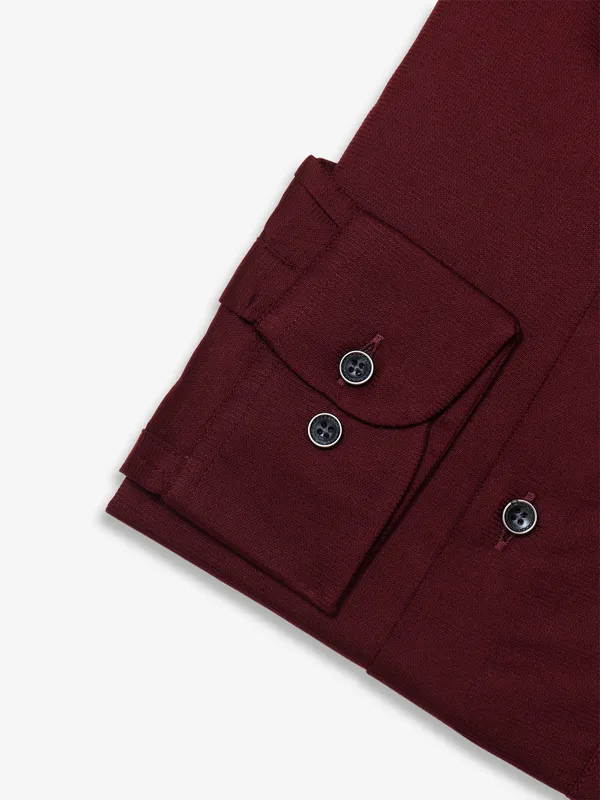 Ginneti plain maroon shirt