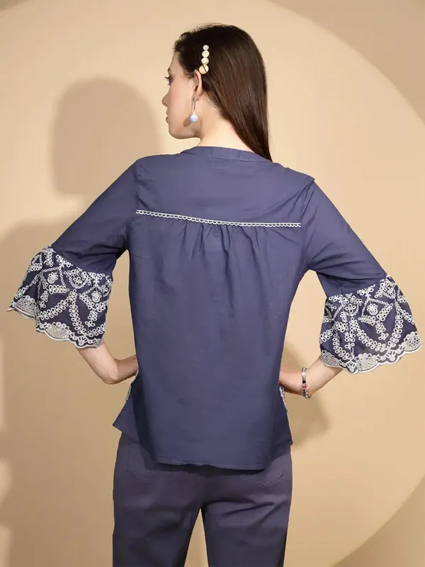 GLOBAL REPUBLIC navy cotton top
