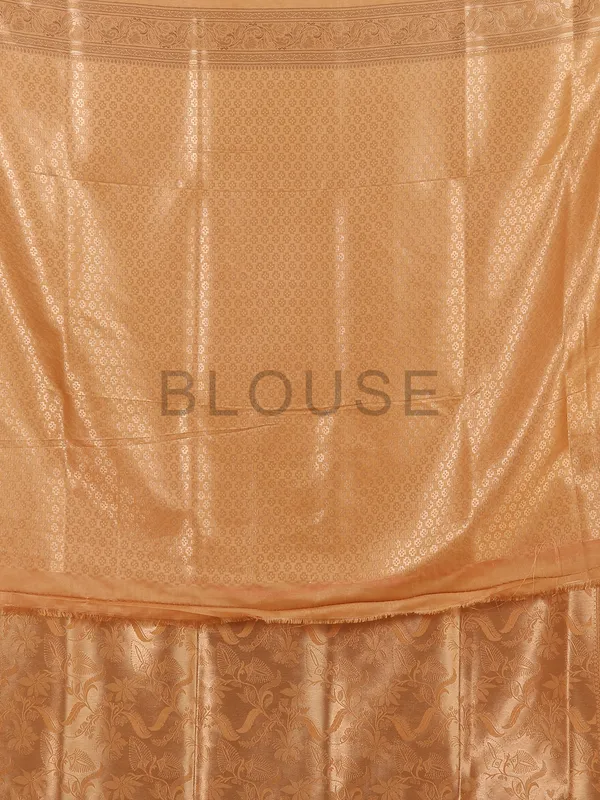 Golden zari weaving saree in kanjivaram silk