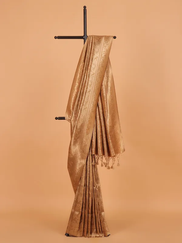 Golden zari weaving saree in kanjivaram silk